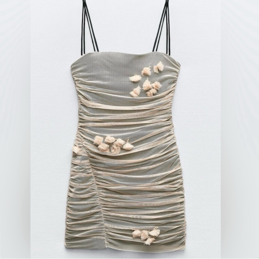NWOT: Zara Cream Ruched Dress Sz:M